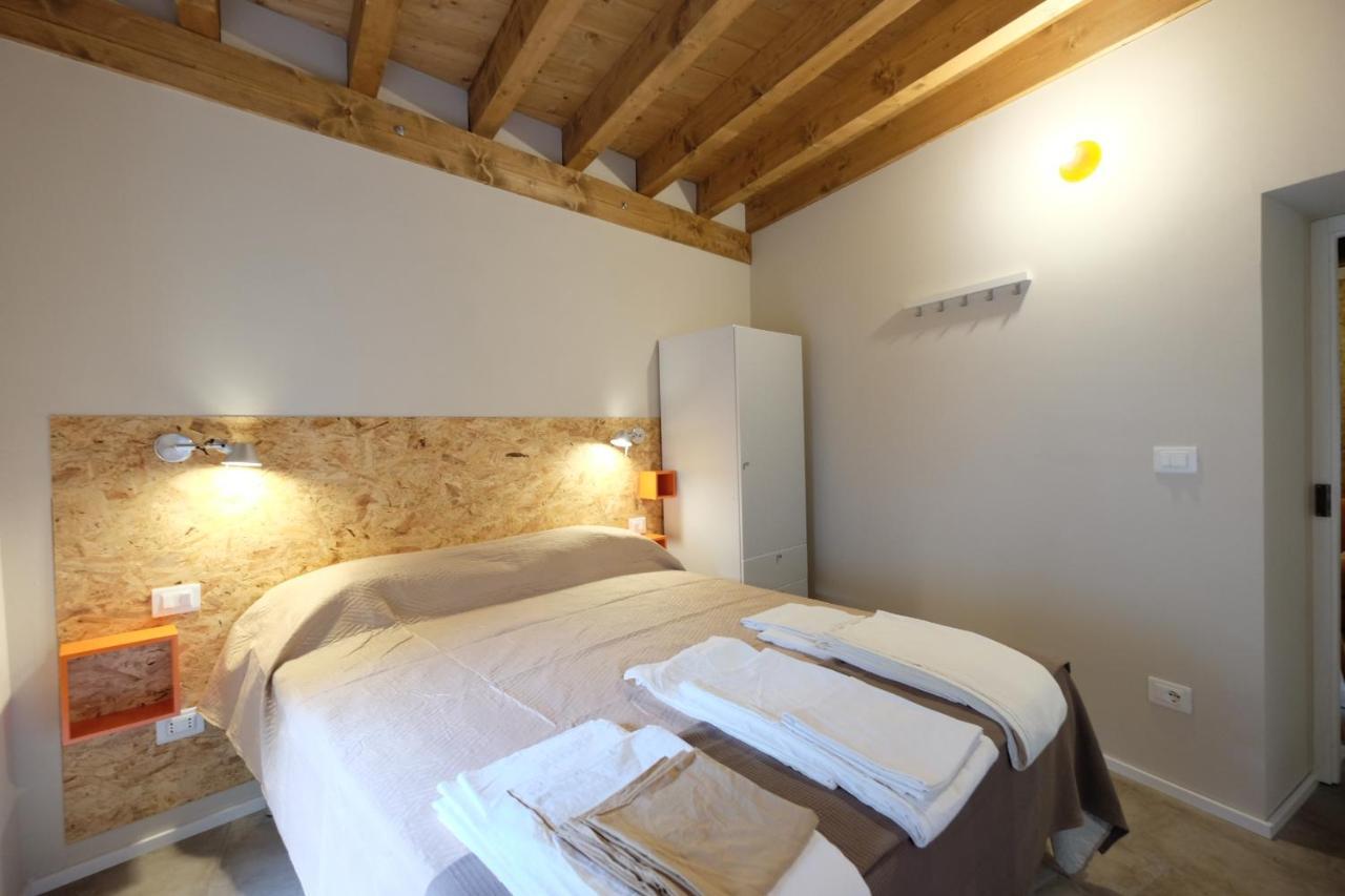 Appartement Domus LEYDI à Ivrée Extérieur photo