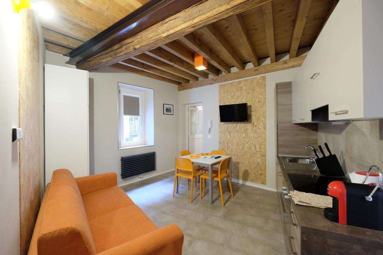 Appartement Domus LEYDI à Ivrée Extérieur photo