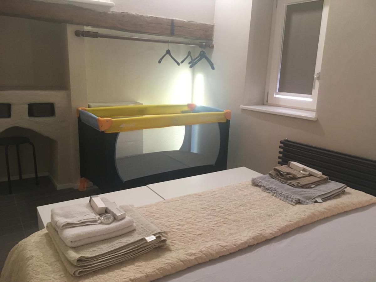 Appartement Domus LEYDI à Ivrée Extérieur photo