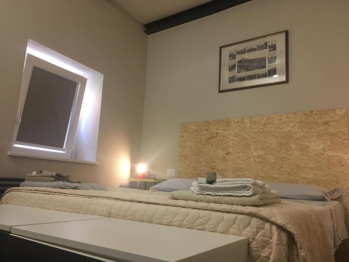 Appartement Domus LEYDI à Ivrée Extérieur photo
