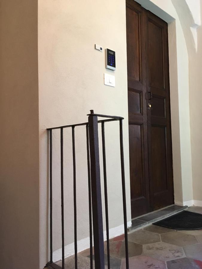 Appartement Domus LEYDI à Ivrée Extérieur photo