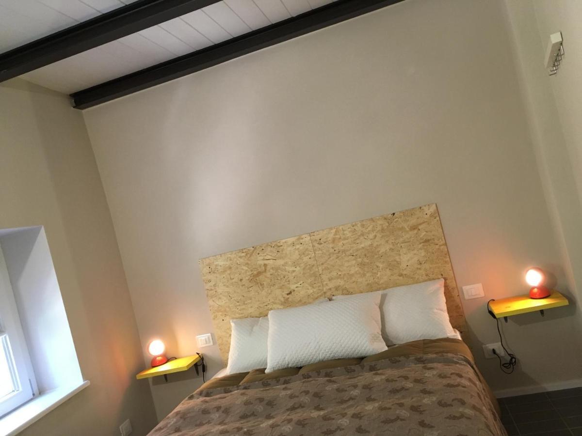 Appartement Domus LEYDI à Ivrée Extérieur photo