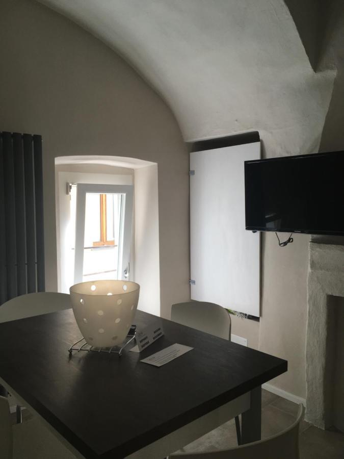 Appartement Domus LEYDI à Ivrée Extérieur photo
